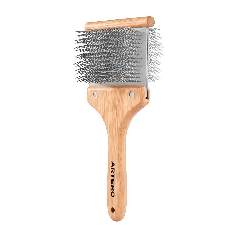Carde double face Artero Beast : carde vue de trois-quarts