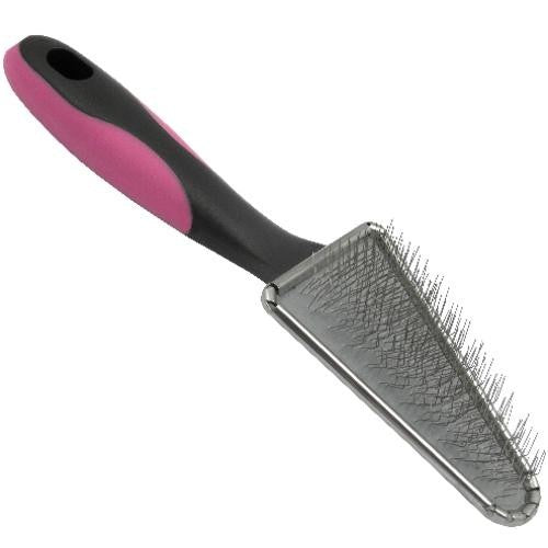 Brosse Triangulaire Soft Slicker Toilettage - Petdesign.fr Setter Bakio S.L. Toilettage pour chien en France, produit de haute qualité