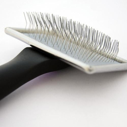 Brosse Slicker Douce - Petdesign.fr Setter Bakio S.L. Toilettage pour chien en France, produit de haute qualité